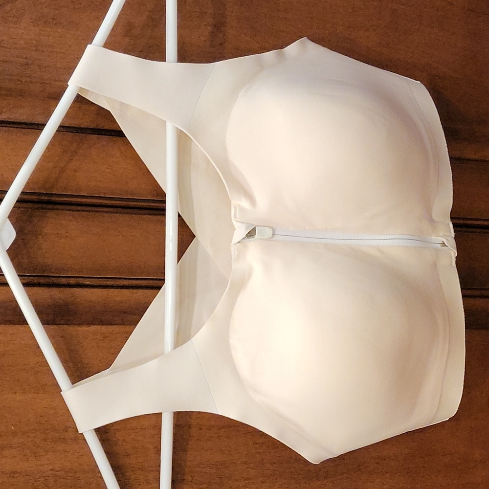 Lululemon Enlite Bra Zip Front 36D
